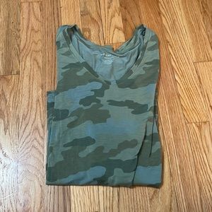 v neck AE camo tee shirt